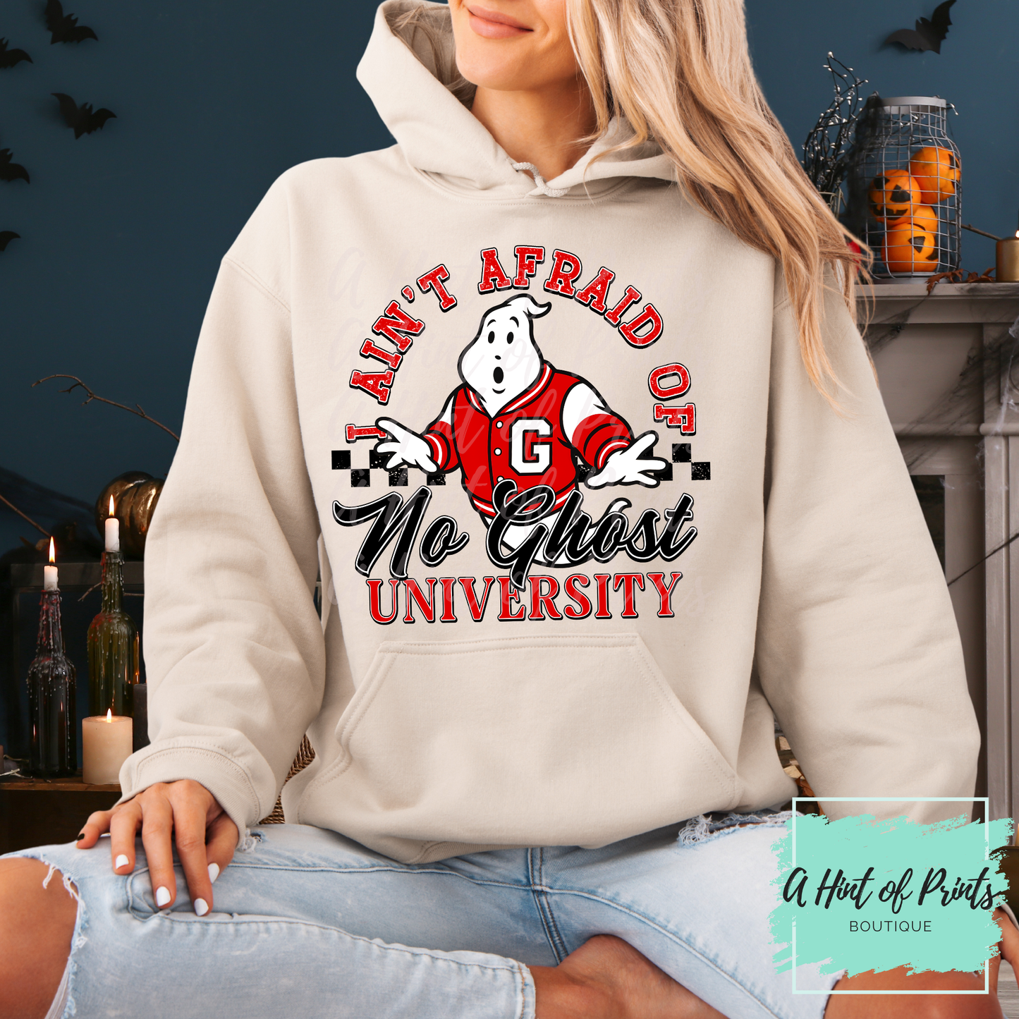 I ain't afraid of no ghost university Hoodie