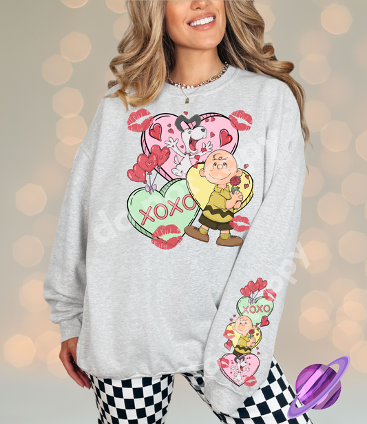 XOXO CB - CREWNECK SWEATSHIRT W/ SLEEVE PRINT